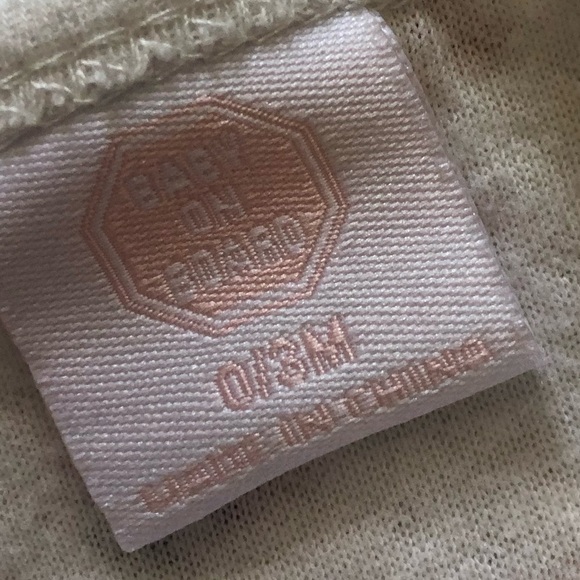 Baby on board|Baby girl white quilted footsie pajamas in floral print w ruffles• - Picture 4 of 4